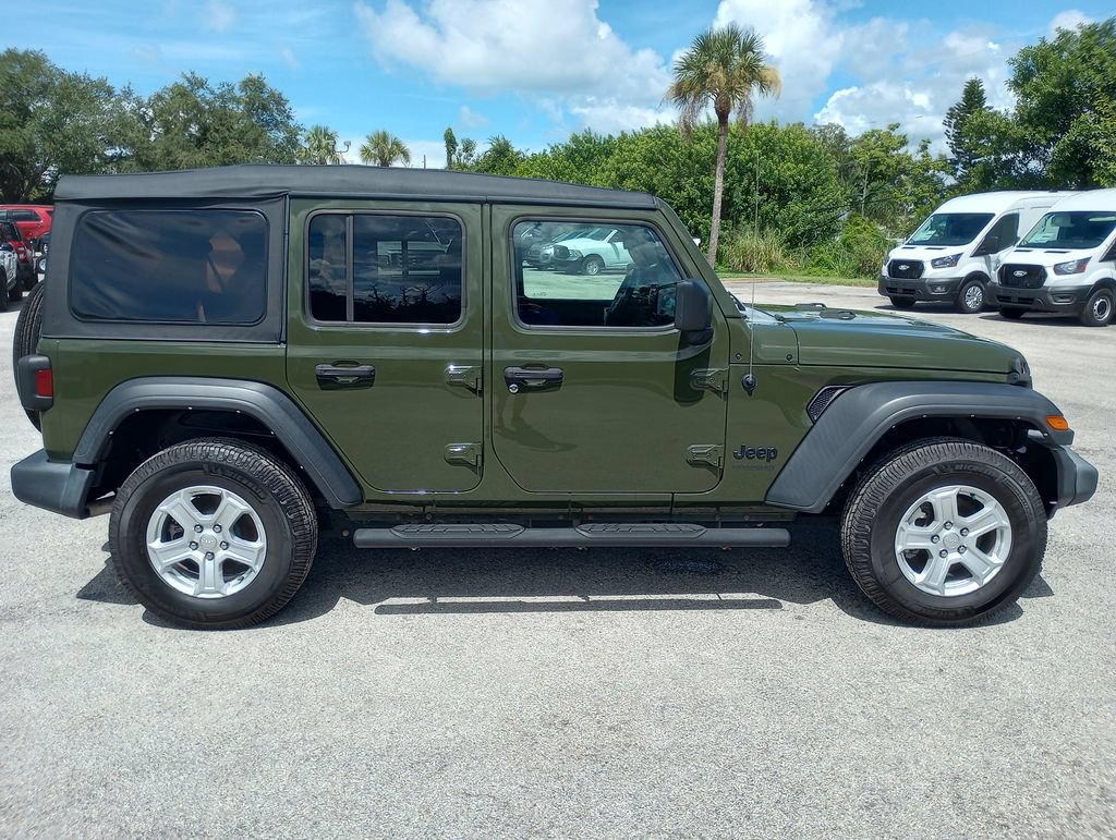 Used 2022 Jeep Wrangler Unlimited Sport AWD/4WD image 8