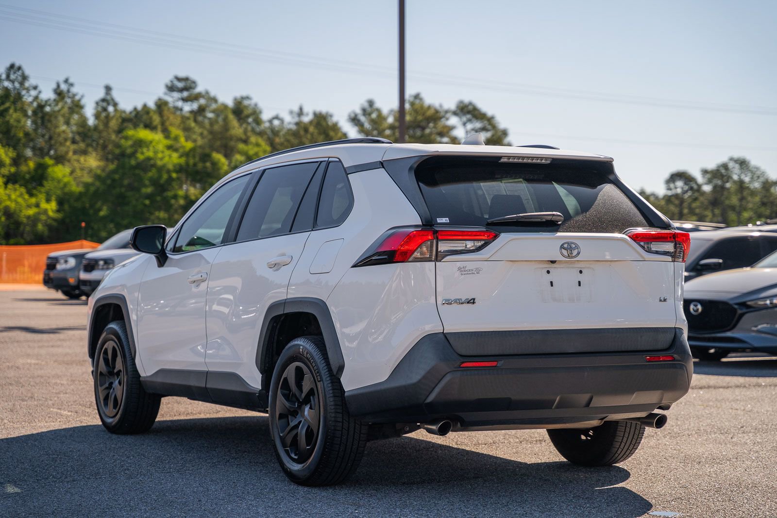 Used 2020 Toyota RAV4 LE FWD image 5