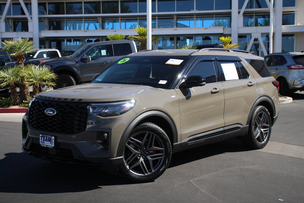 Certified 2026 Ford Explorer ST-Line w/ ST-Line Street Pack RWD image 1
