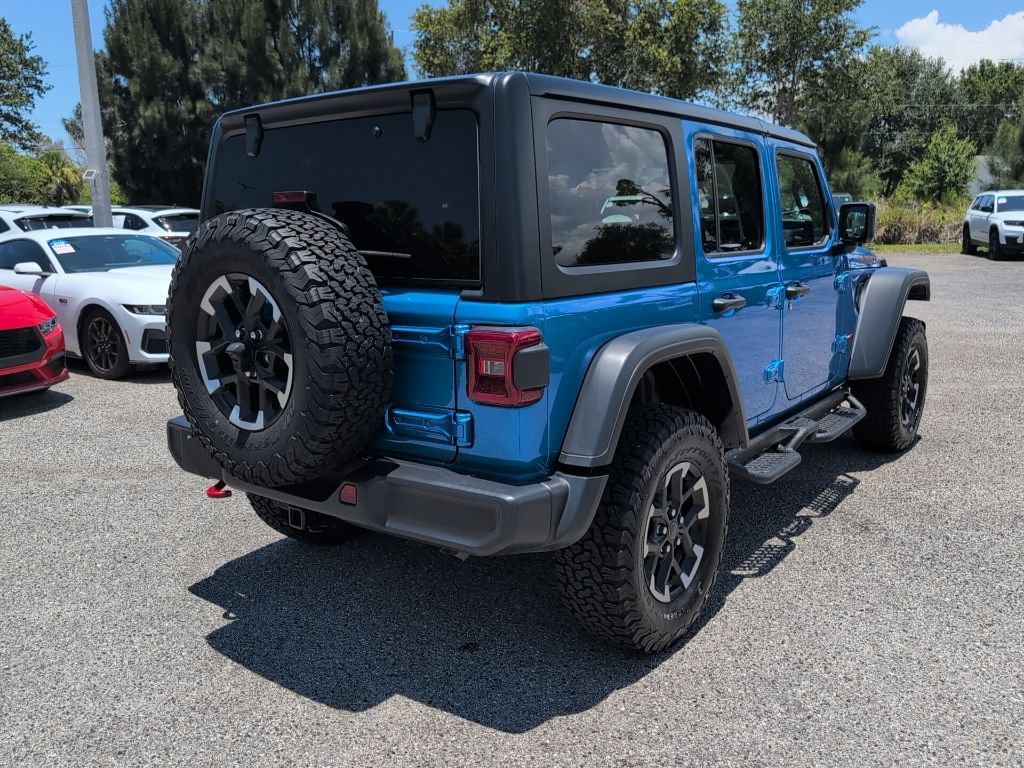 Used 2024 Jeep Wrangler Unlimited Rubicon w/ Technology Group AWD/4WD image 3