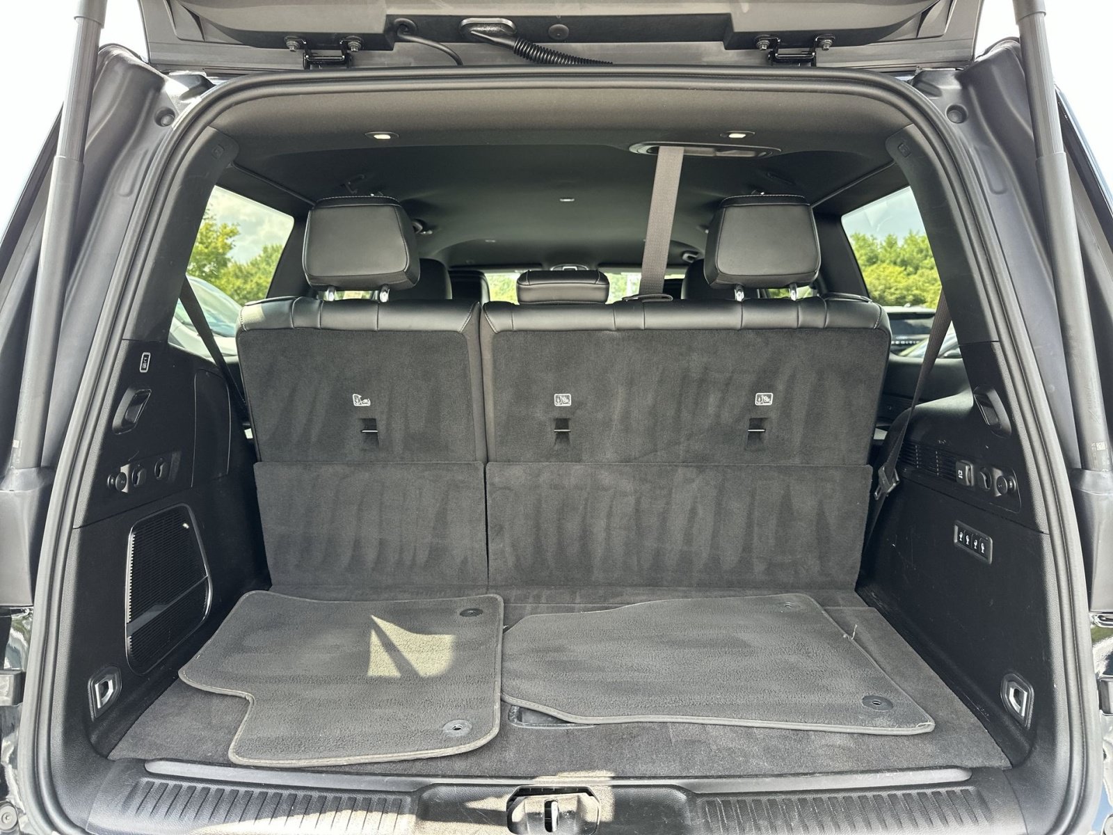 Used 2024 Jeep Wagoneer Series III AWD/4WD image 27