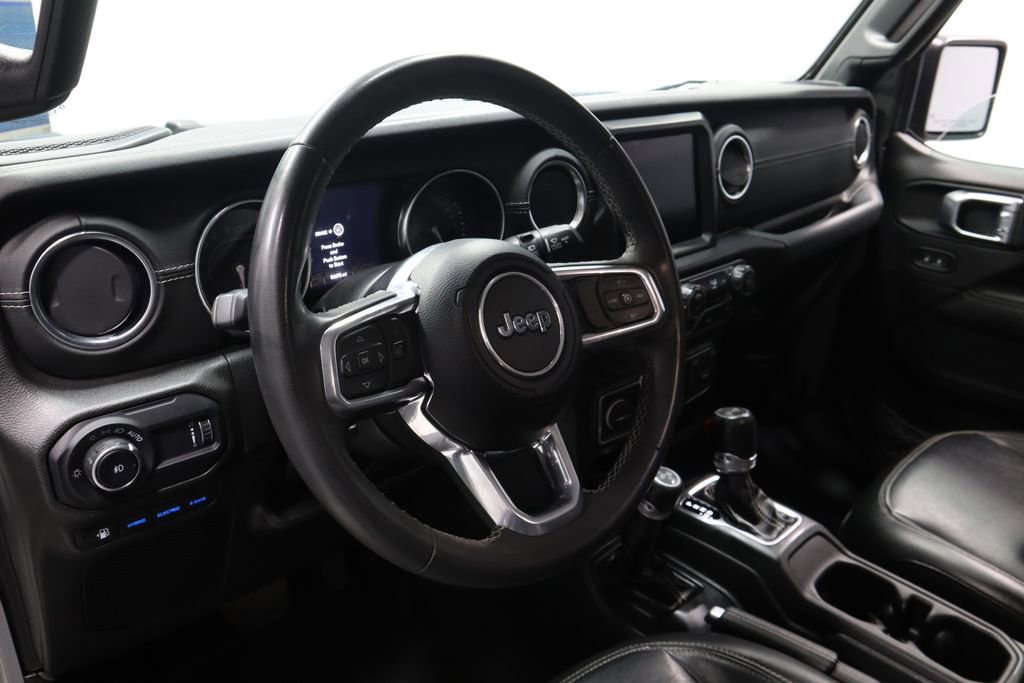 Used 2023 Jeep Wrangler Unlimited Sahara AWD/4WD image 25