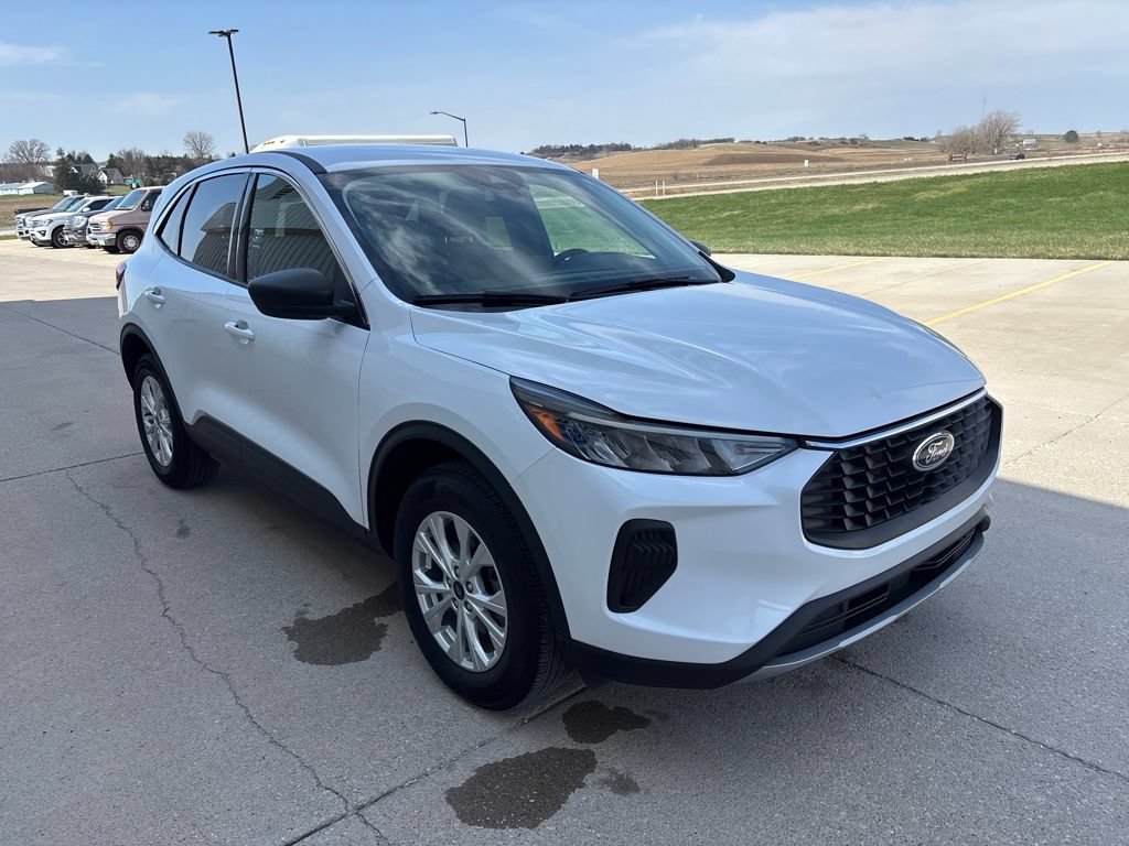 Certified 2024 Ford Escape Active w/ Tech Pack #1 AWD/4WD image 3