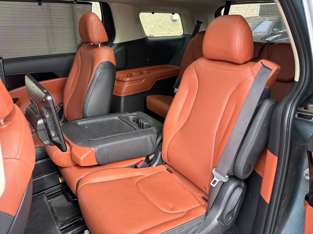 Used 2023 Kia Carnival SX Prestige image 23