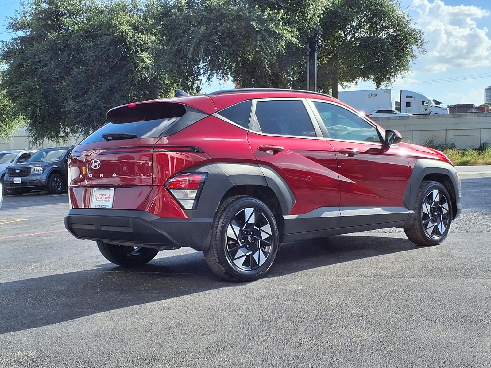 Used 2025 Hyundai Kona SEL FWD image 6