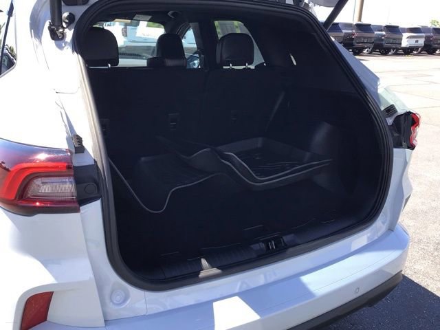 Certified 2025 Ford Escape ST-Line Elite w/ Class II Trailer Tow Package AWD/4WD image 25
