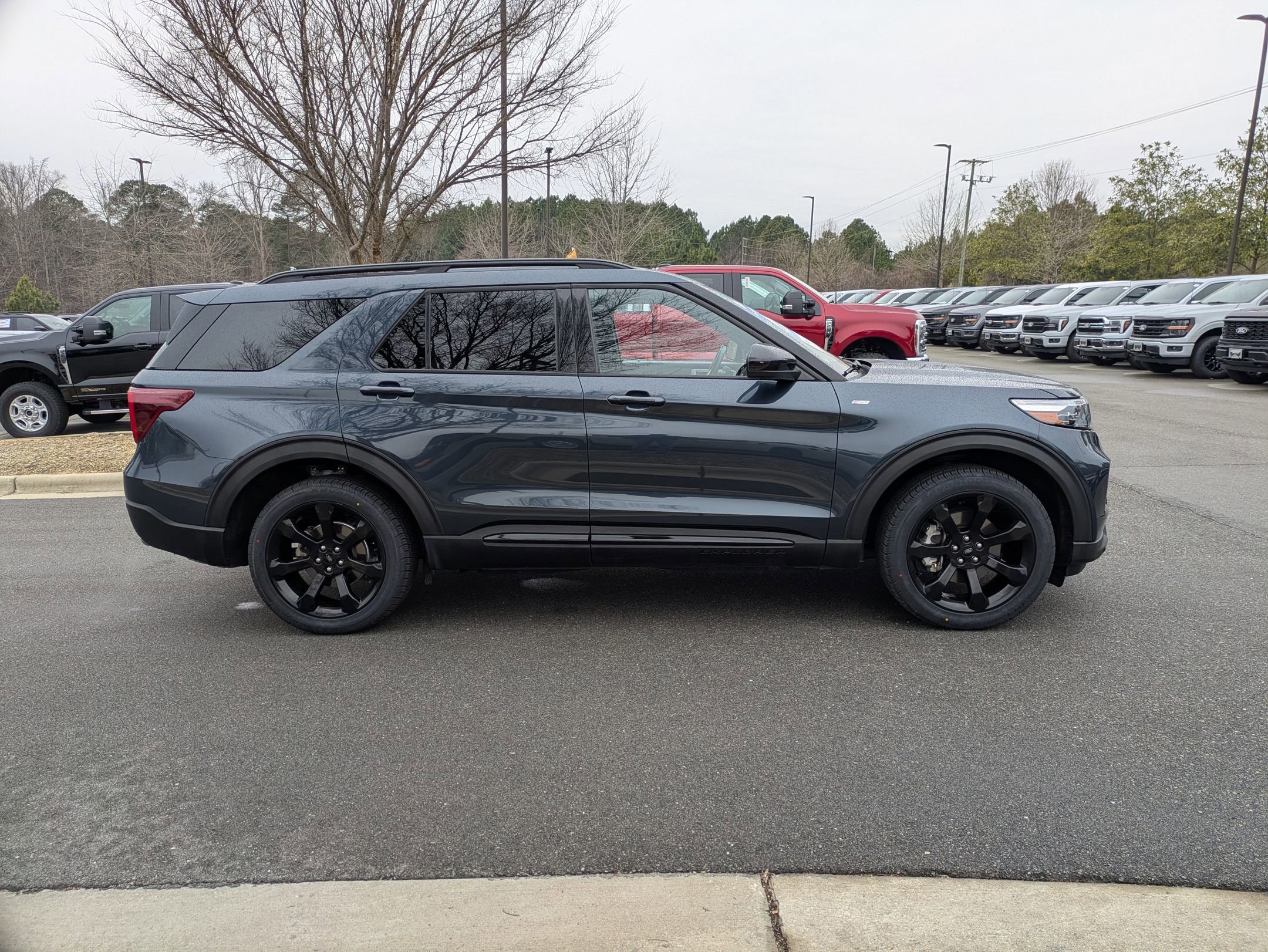Certified 2023 Ford Explorer ST-Line image 7