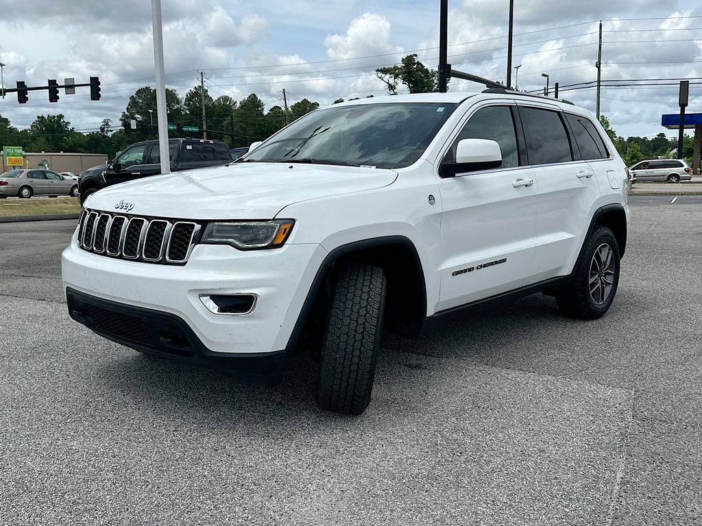 Used 2020 Jeep Grand Cherokee Laredo w/ 18" Wheel & 8.4" Radio Group AWD/4WD image 2