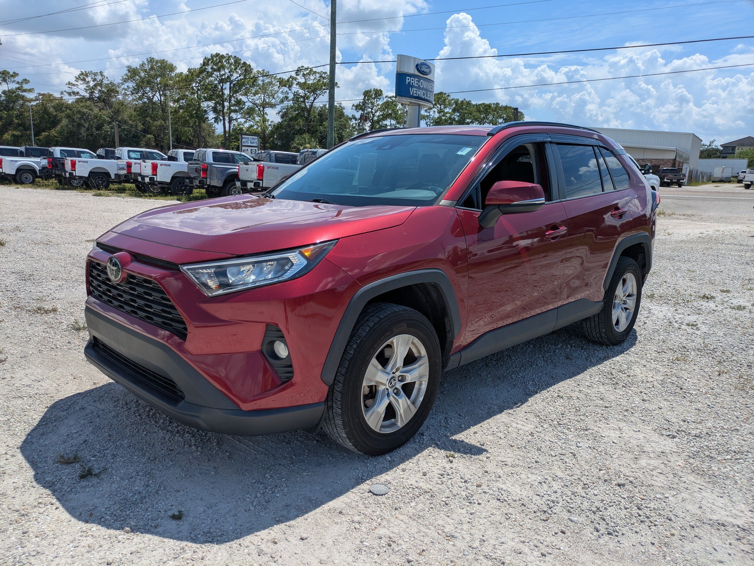 Used 2020 Toyota RAV4 XLE w/ Convenience Package FWD image 8