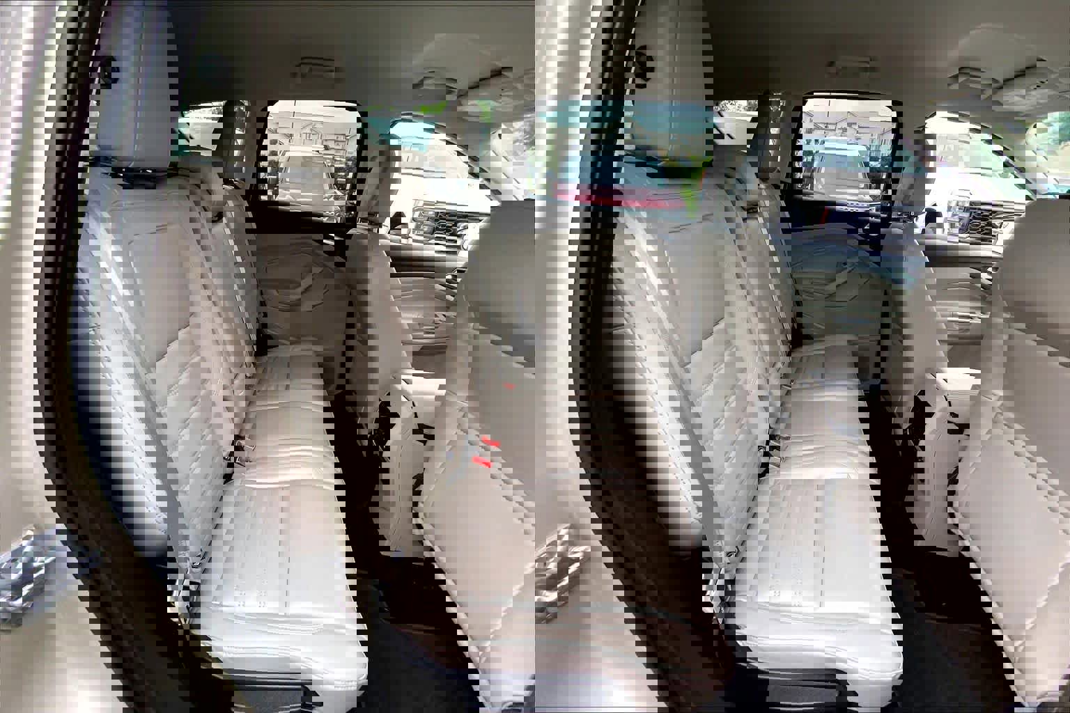 Certified 2018 Ford Escape SE w/ Ford Safe & Smart Package AWD/4WD image 18