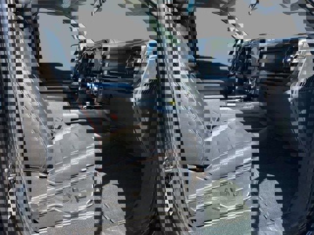 Certified 2023 Ford F350 Lariat w/ Chrome Package image 21