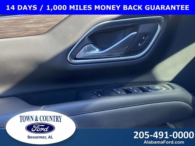 Used 2024 Chevrolet Suburban Z71 w/ Luxury Package image 16