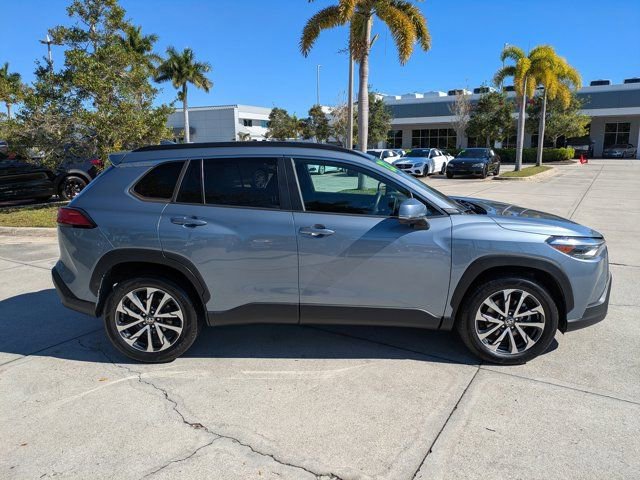 Used 2022 Toyota Corolla Cross XLE image 5