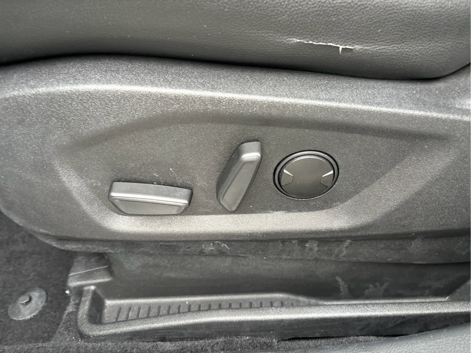 Certified 2022 Ford Edge Titanium w/ Cargo Accessory Package image 10