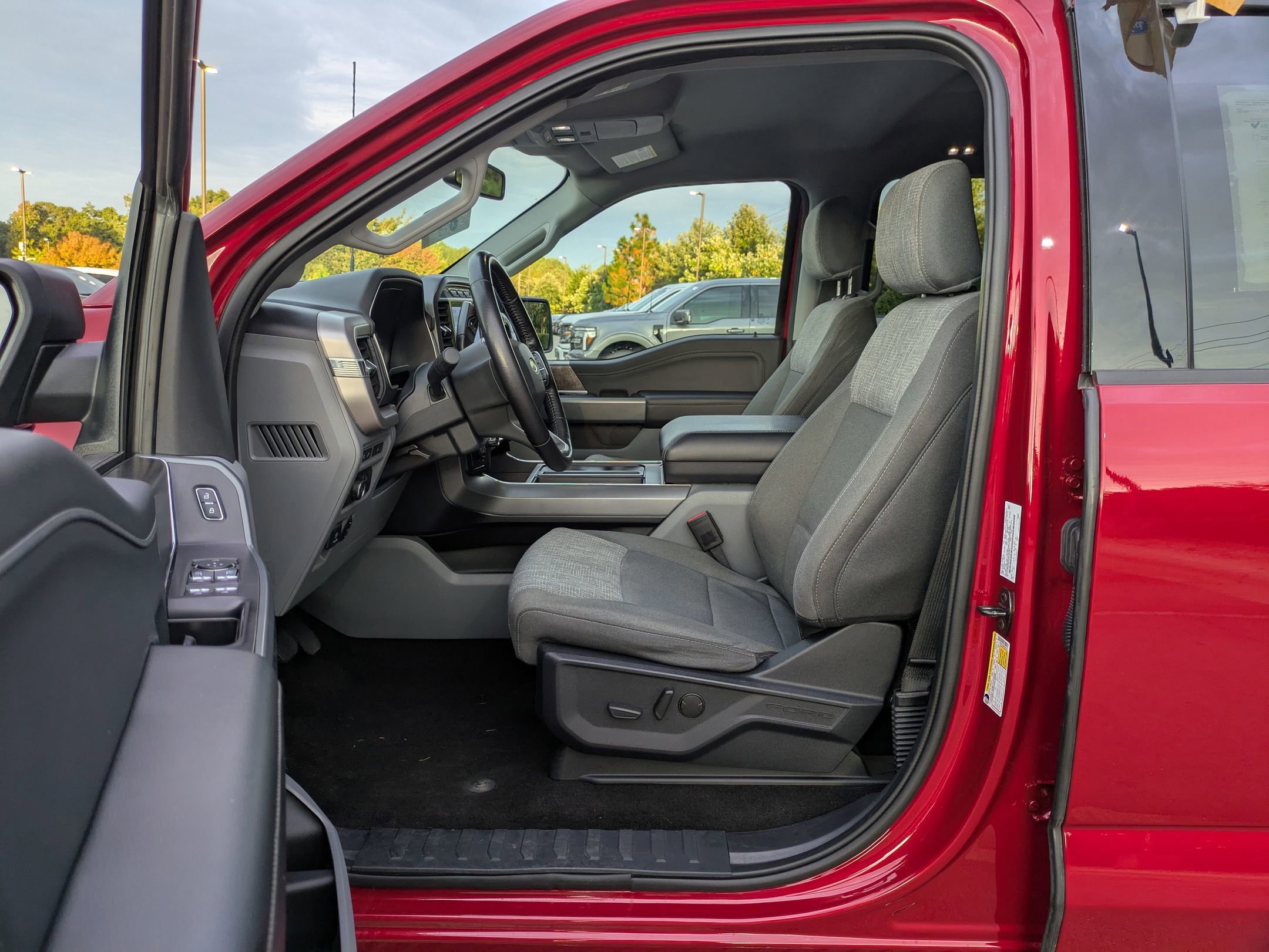 Certified 2022 Ford F150 XLT w/ Equipment Group 302A High image 15