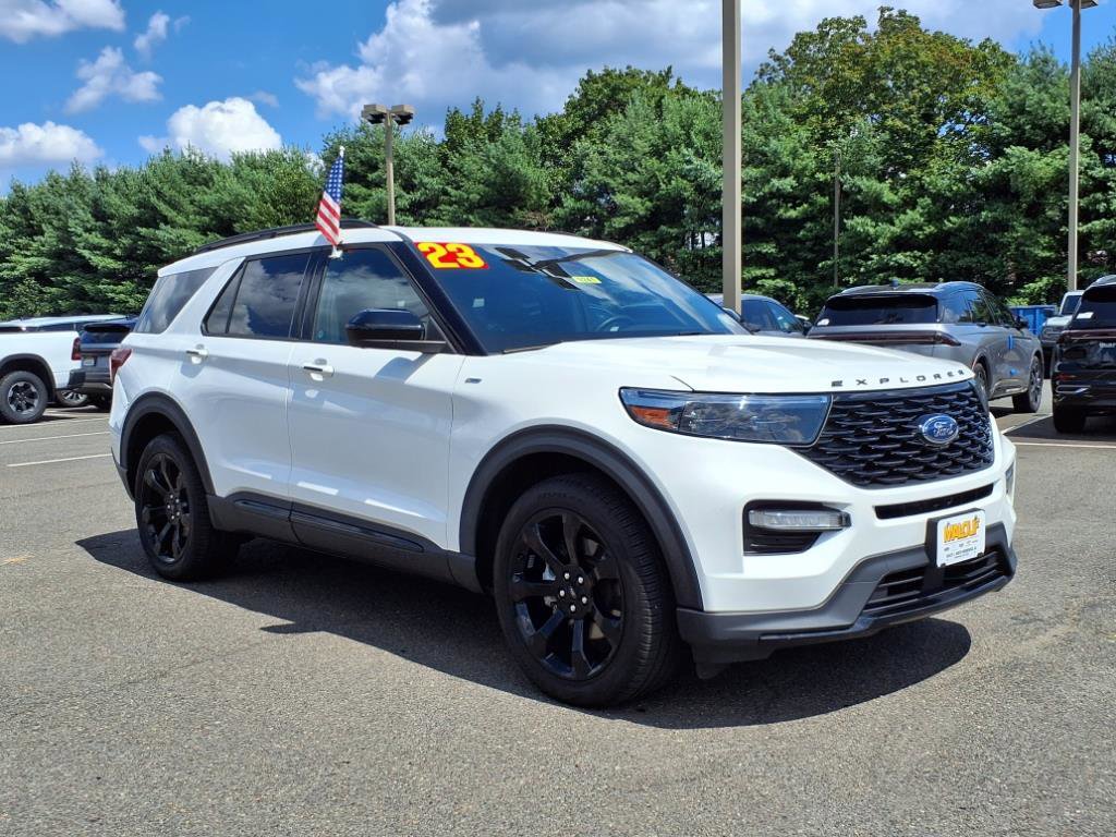 Certified 2023 Ford Explorer ST-Line w/ Class IV Trailer Tow Package