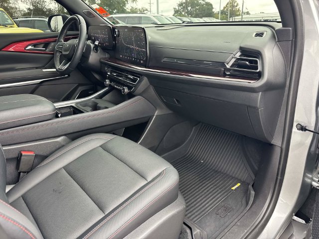 Used 2025 Chevrolet Traverse Z71 w/ Enhanced Driving Package AWD/4WD image 15