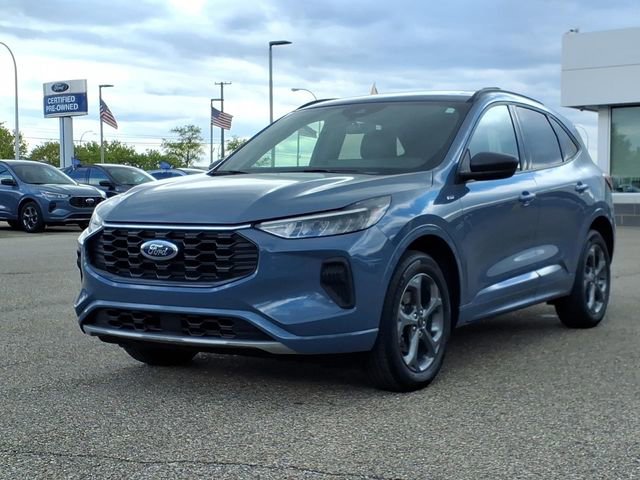Certified 2024 Ford Escape ST-Line w/ Tech Pack #1 AWD/4WD image 3