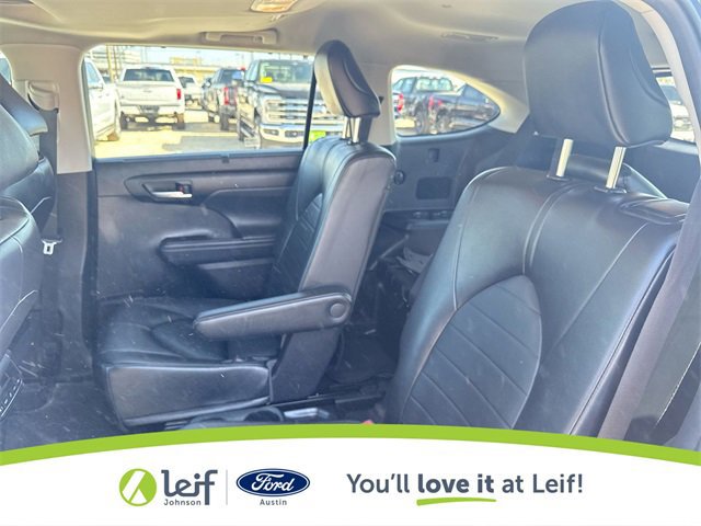 Used 2022 Toyota Highlander XLE image 30