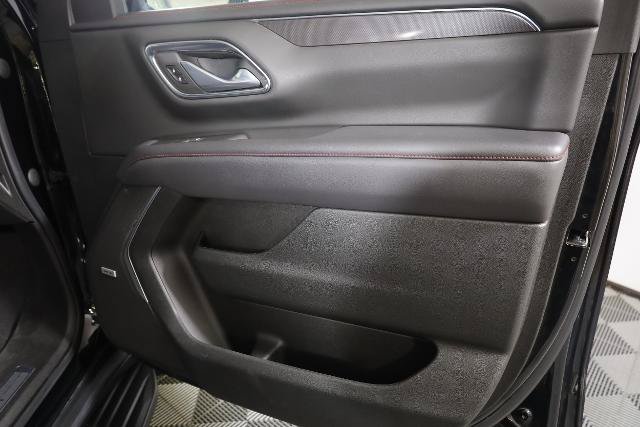 Used 2022 Chevrolet Suburban RST w/ Sport Performance Package AWD/4WD image 39