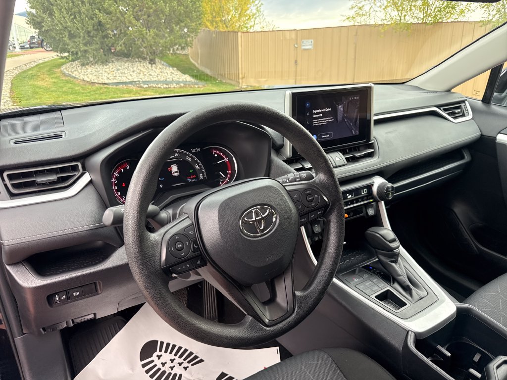 Used 2025 Toyota RAV4 XLE AWD/4WD image 14