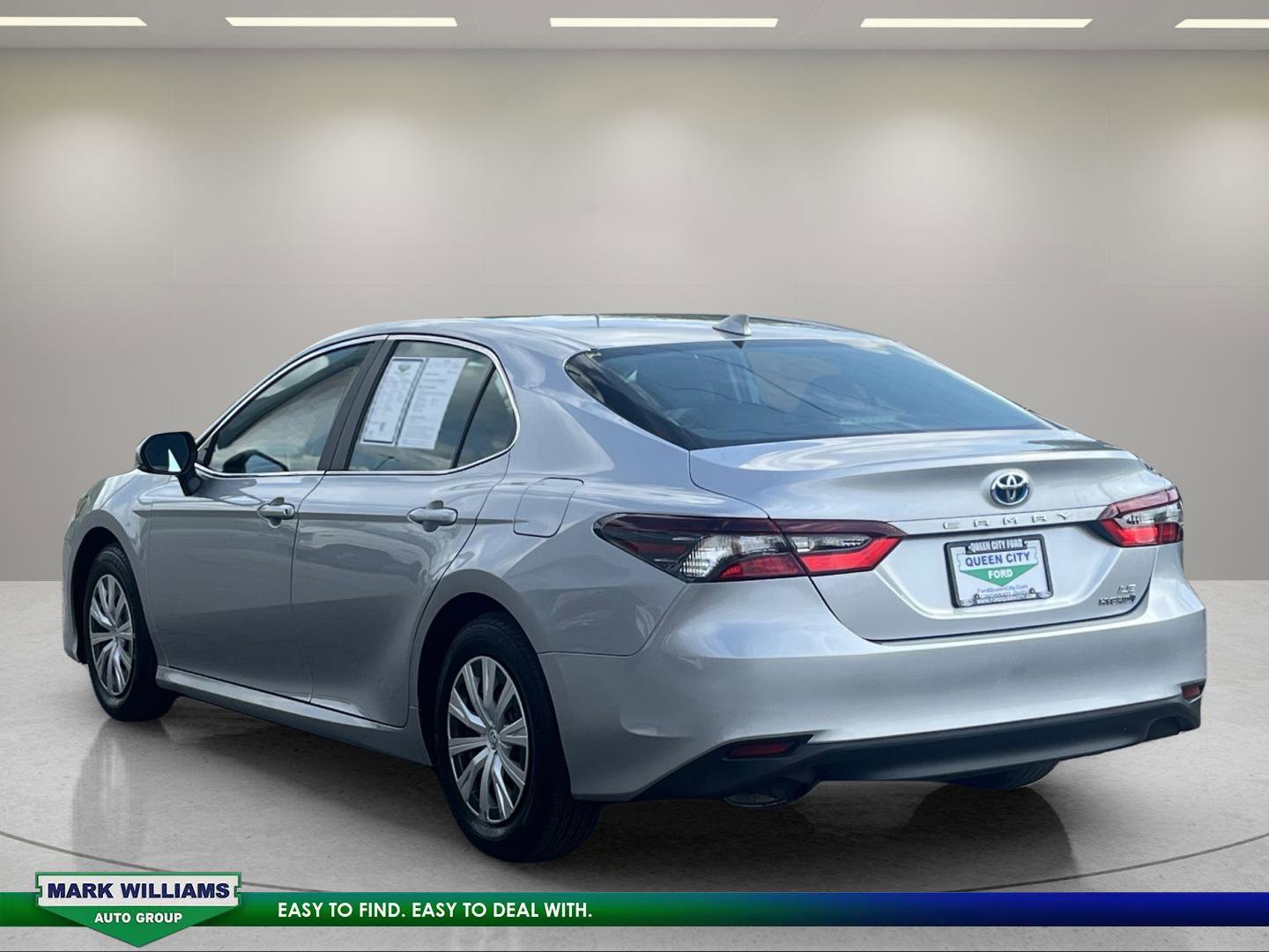 Used 2024 Toyota Camry LE FWD image 5