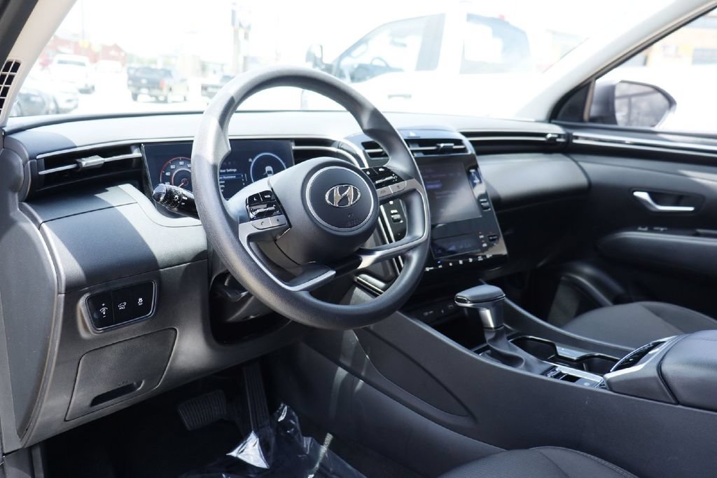 Used 2024 Hyundai Tucson SEL FWD image 3