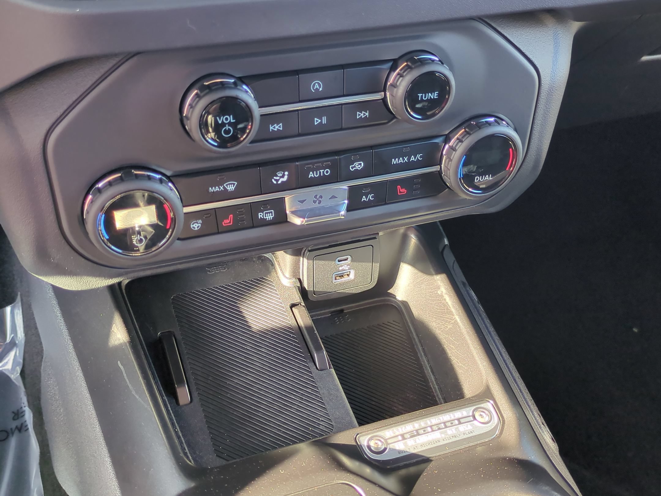Certified 2025 Ford Bronco Outer Banks AWD/4WD image 28