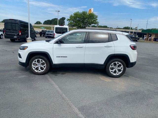 Used 2024 Jeep Compass Latitude AWD/4WD image 4