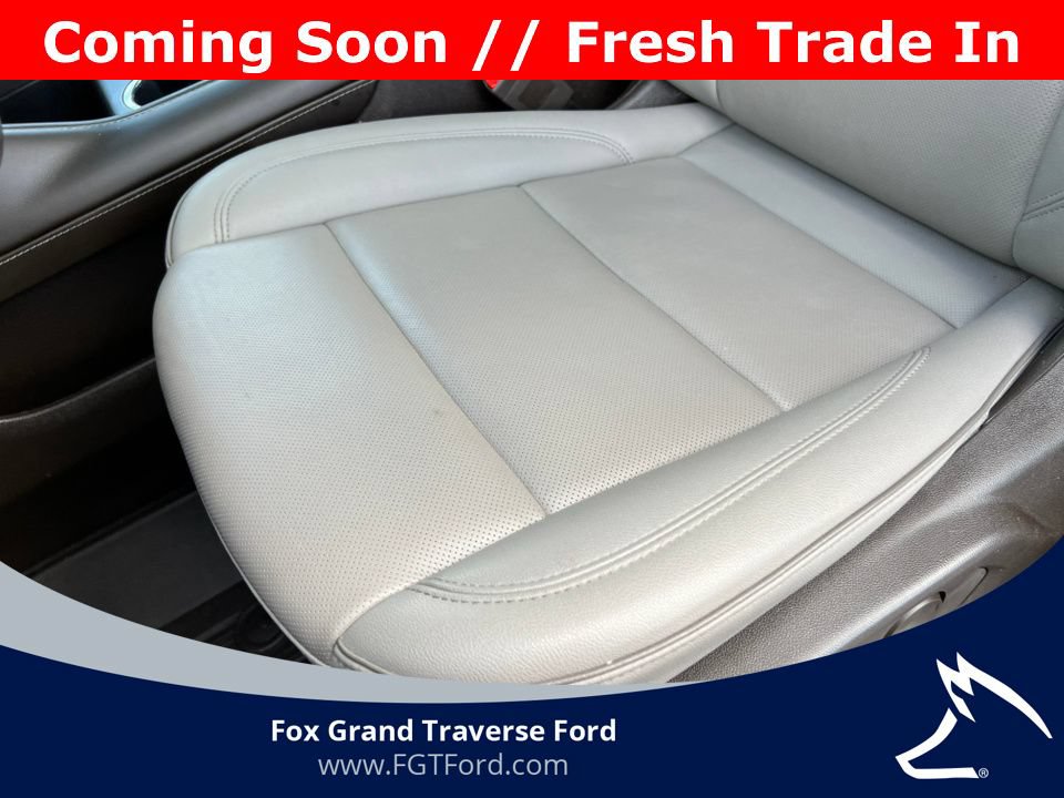 Used 2023 GMC Yukon SLT w/ SLT Premium Package AWD/4WD image 13