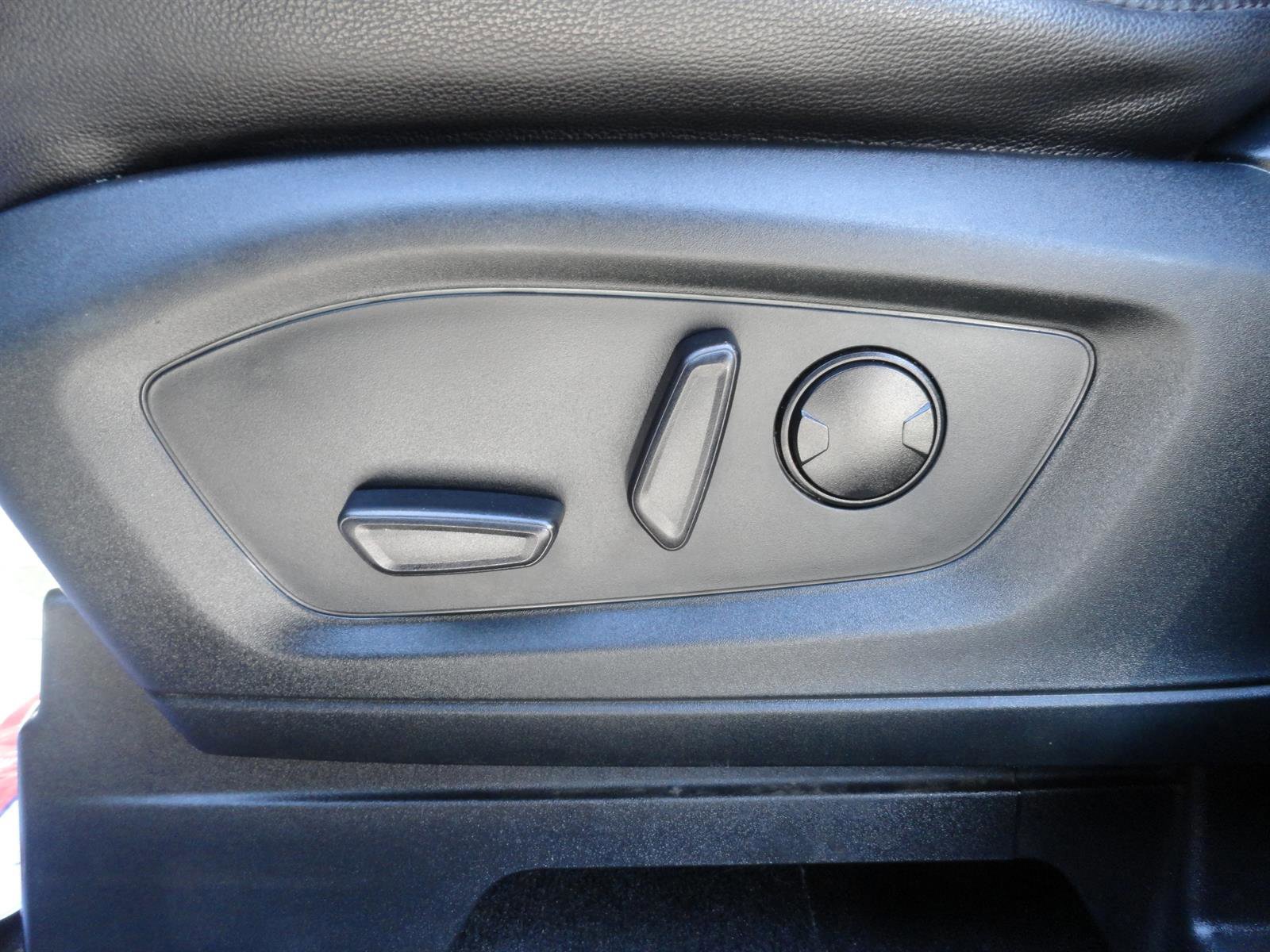 Certified 2020 Ford Explorer XLT w/ Equipment Group 202A image 12