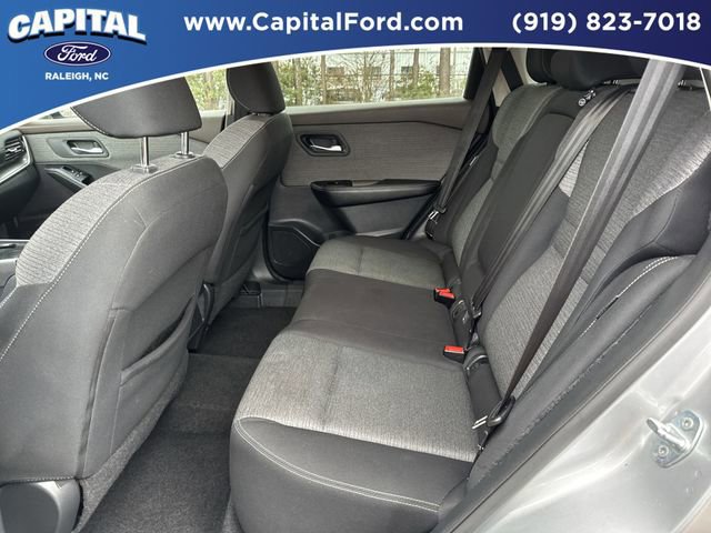 Used 2021 Nissan Rogue SV image 16