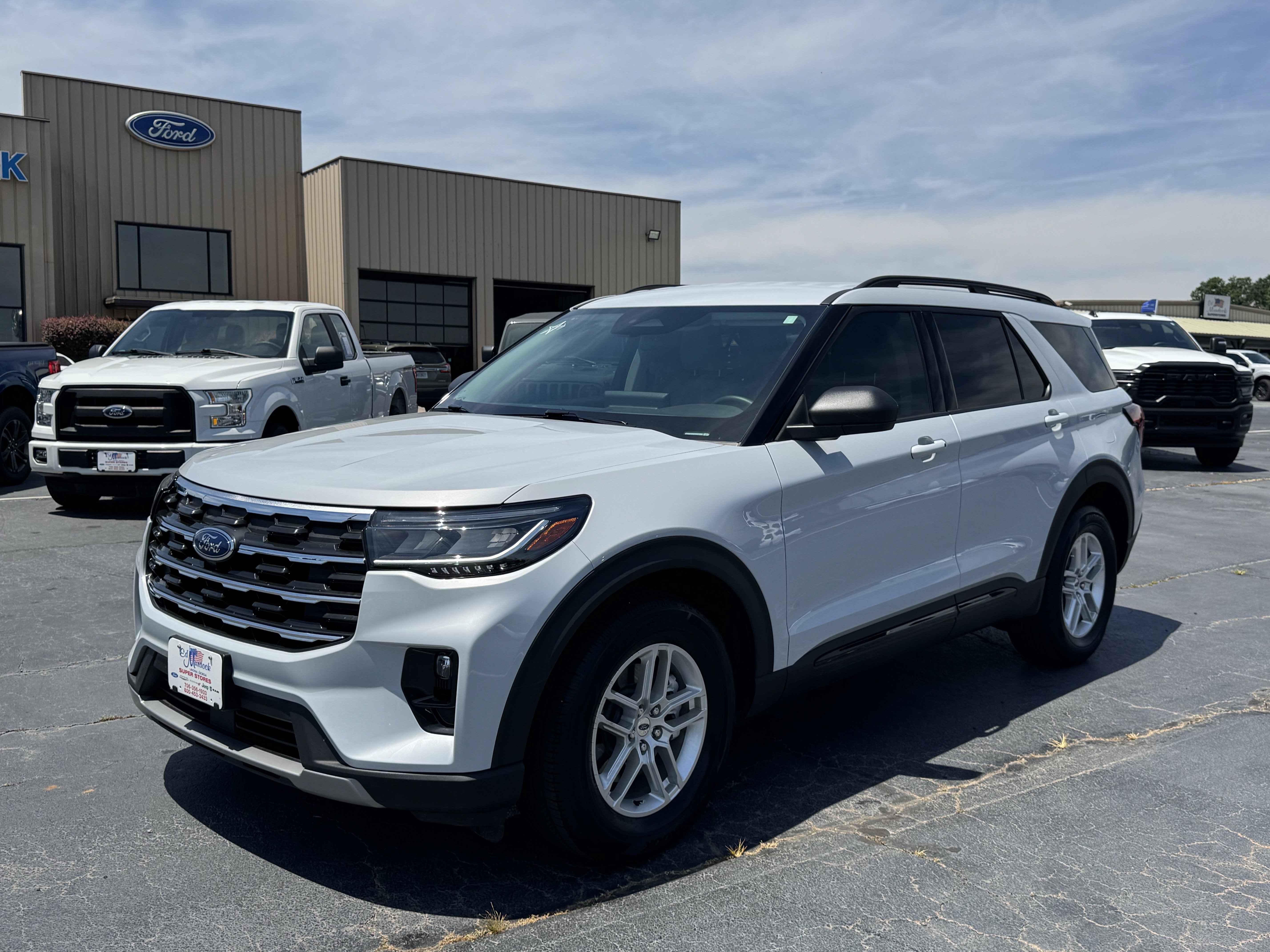 Certified 2026 Ford Explorer Active w/ Active Comfort Package RWD image 2