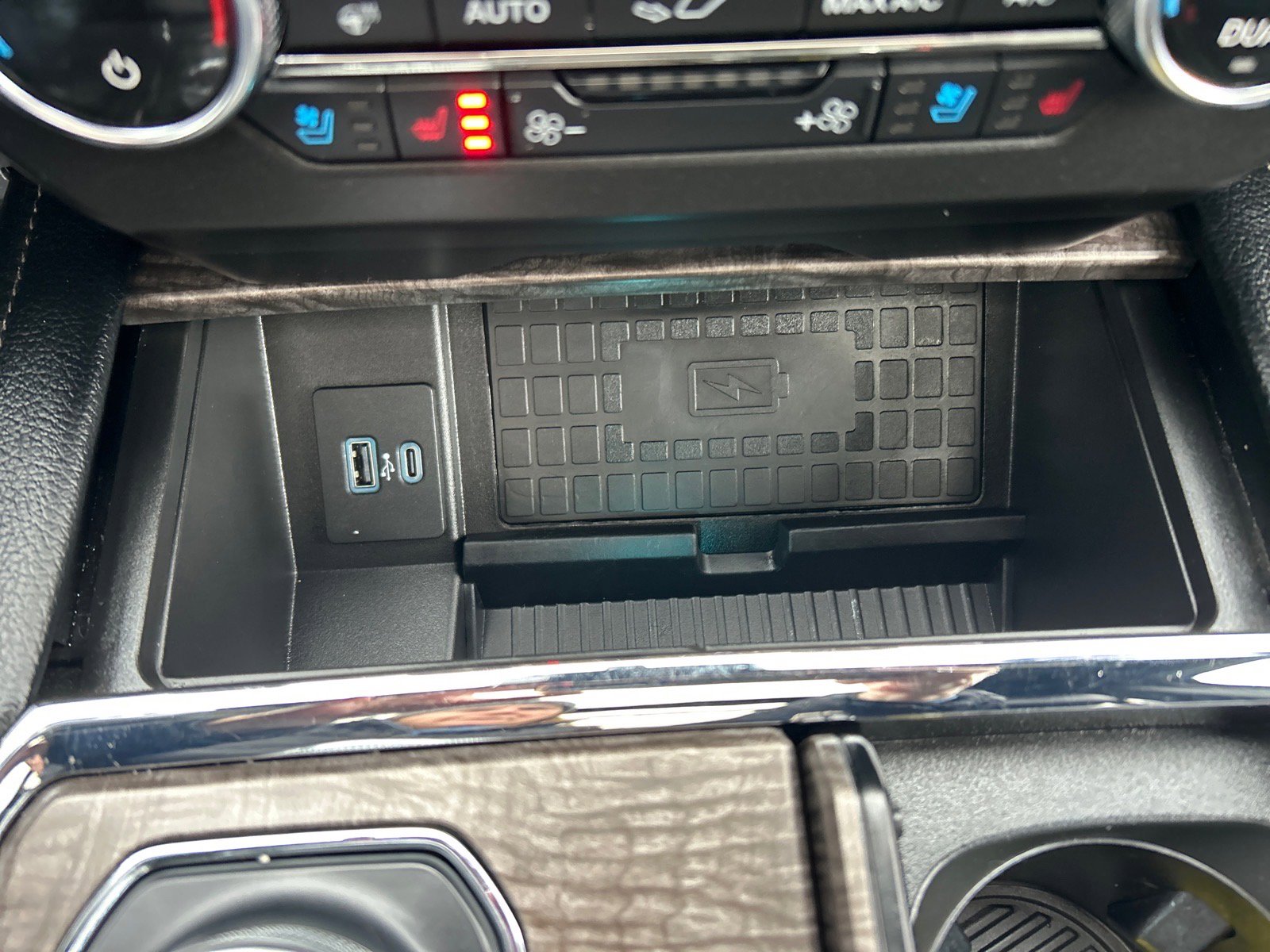 Certified 2020 Ford Expedition Limited w/ Special Edition Package image 36