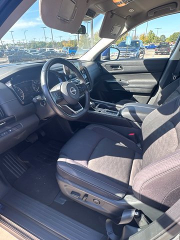 Used 2024 Nissan Pathfinder SV FWD image 6