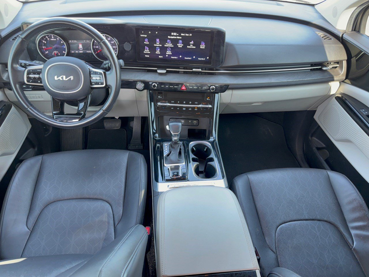 Used 2022 Kia Carnival EX FWD image 17