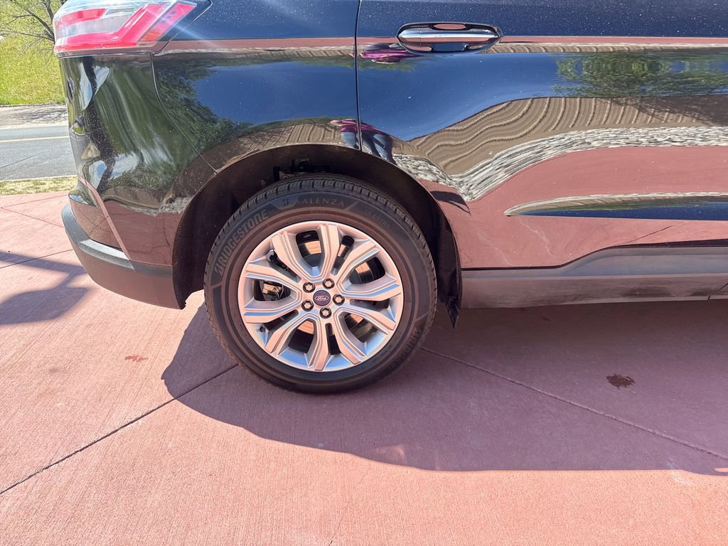 Certified 2022 Ford Edge Titanium w/ Equipment Group 301A AWD/4WD image 33