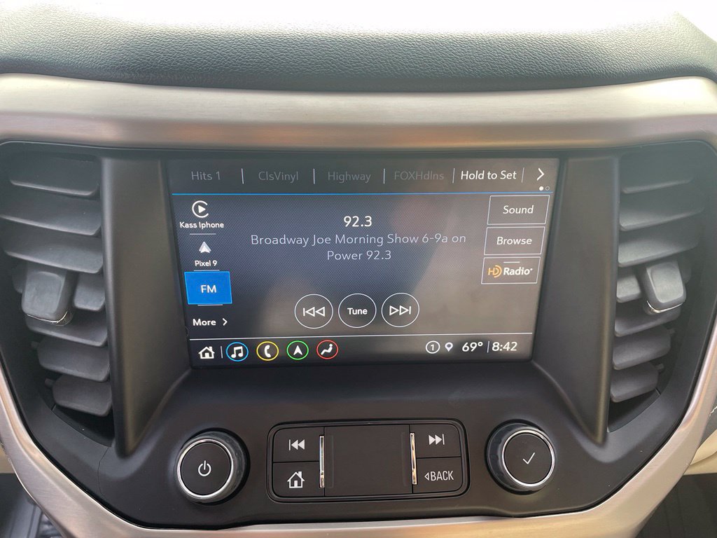Used 2021 GMC Acadia Denali w/ Denali Technology Package FWD image 16