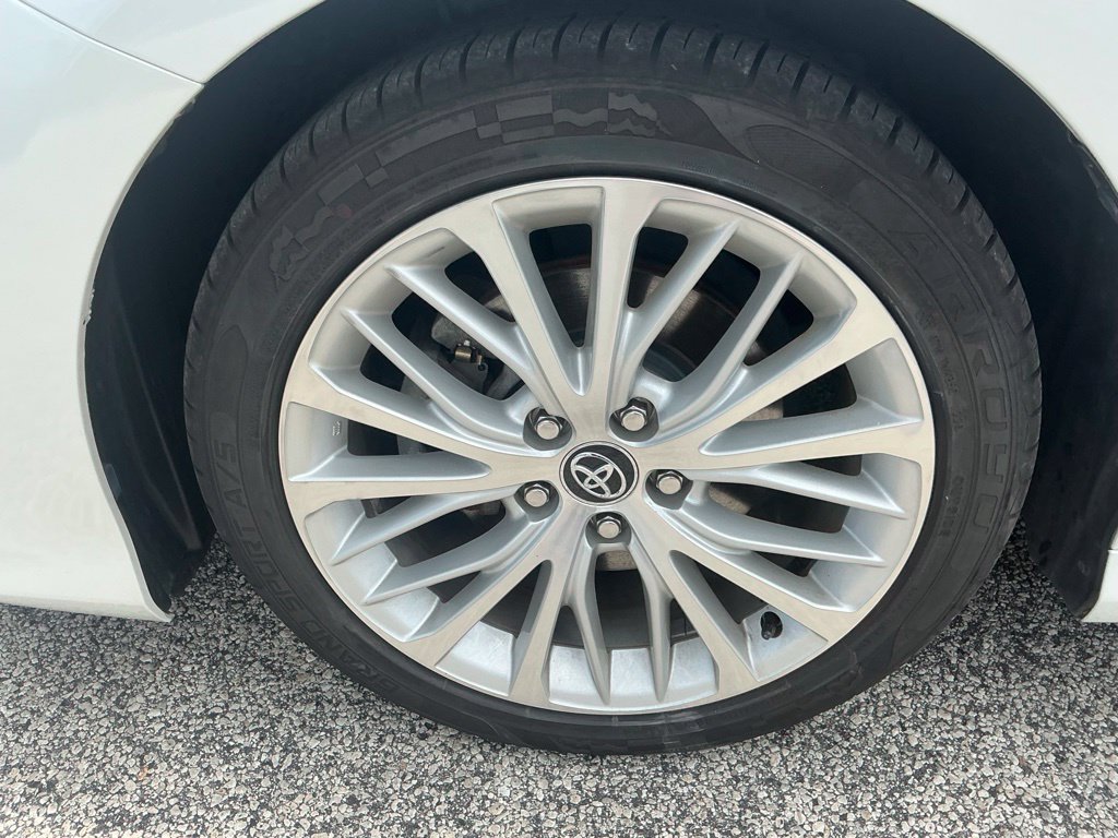 Used 2020 Toyota Camry XLE FWD image 29