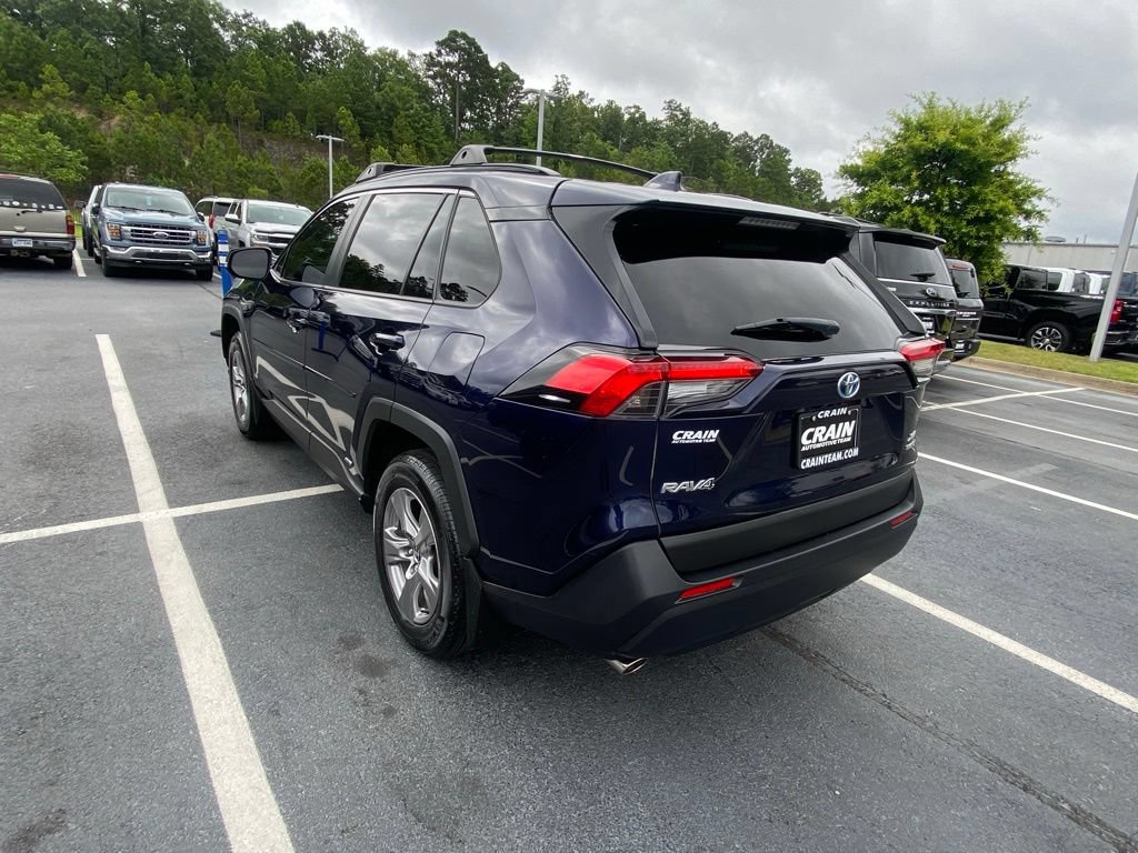 Used 2022 Toyota RAV4 XLE w/ Convenience Package AWD/4WD image 5