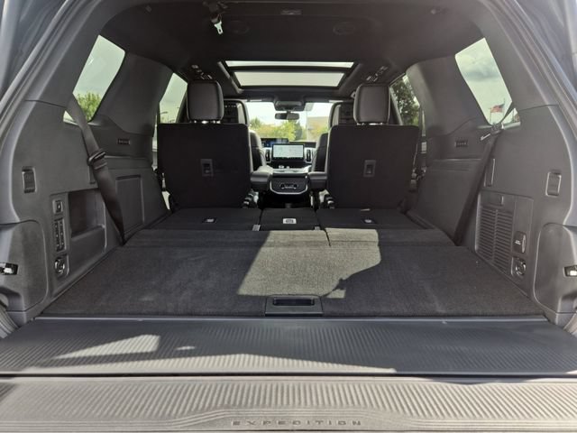 Certified 2026 Ford Expedition Platinum w/ Stealth Appearance Package AWD/4WD image 23