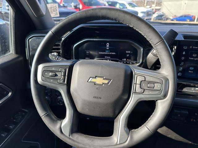 Used 2025 Chevrolet Silverado 1500 LT image 23