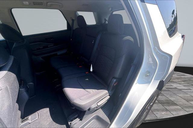Used 2024 Nissan Pathfinder SV FWD image 26