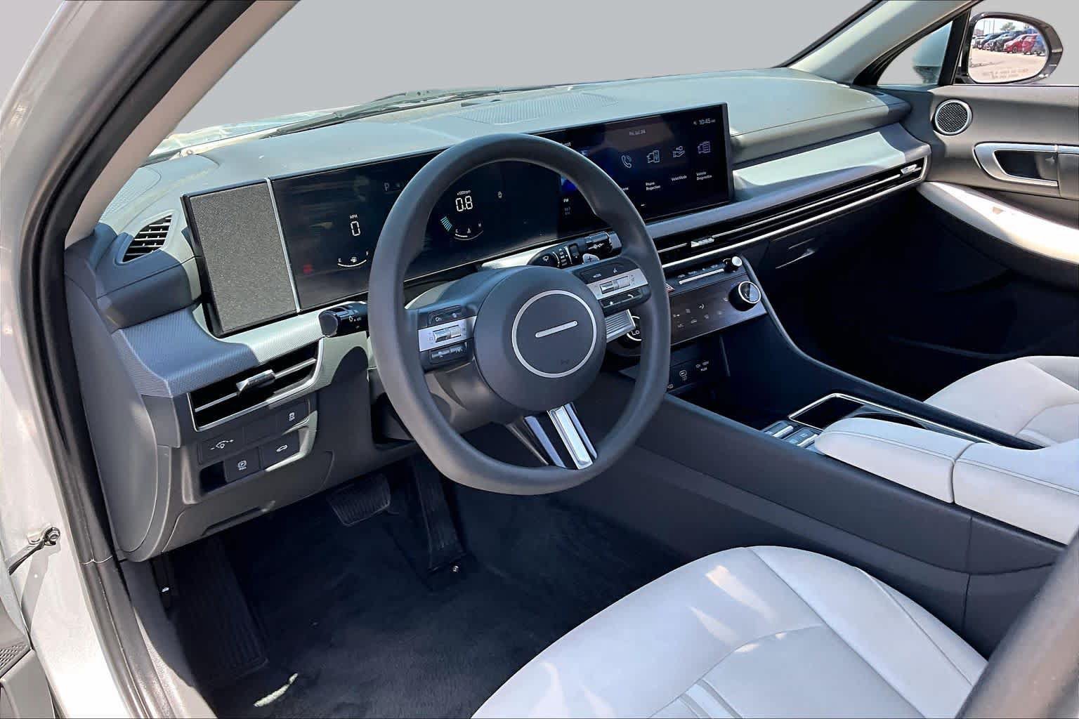 Used 2025 Hyundai Sonata SEL FWD image 16