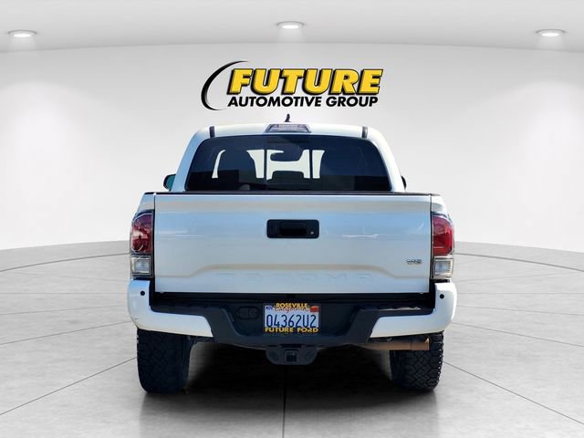 Used 2020 Toyota Tacoma TRD Sport w/ Technology Package AWD/4WD image 4