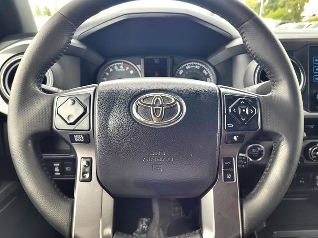 Used 2018 Toyota Tacoma TRD Off-Road w/ Technology Package AWD/4WD image 25