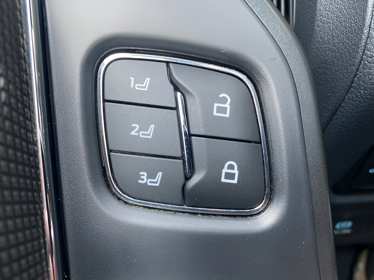 Certified 2022 Ford F150 Raptor w/ Equipment Group 801A High image 18