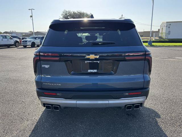 Used 2025 Chevrolet Traverse LT w/ Sun and Wheel Package FWD image 4