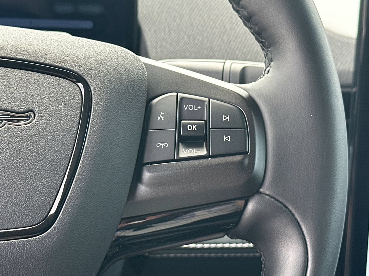 Certified 2025 Ford Mustang Mach-E Select RWD image 28