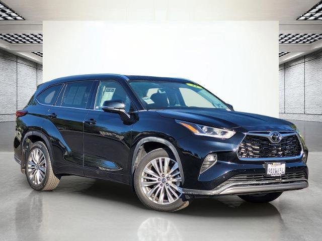 Used 2022 Toyota Highlander Platinum image 2